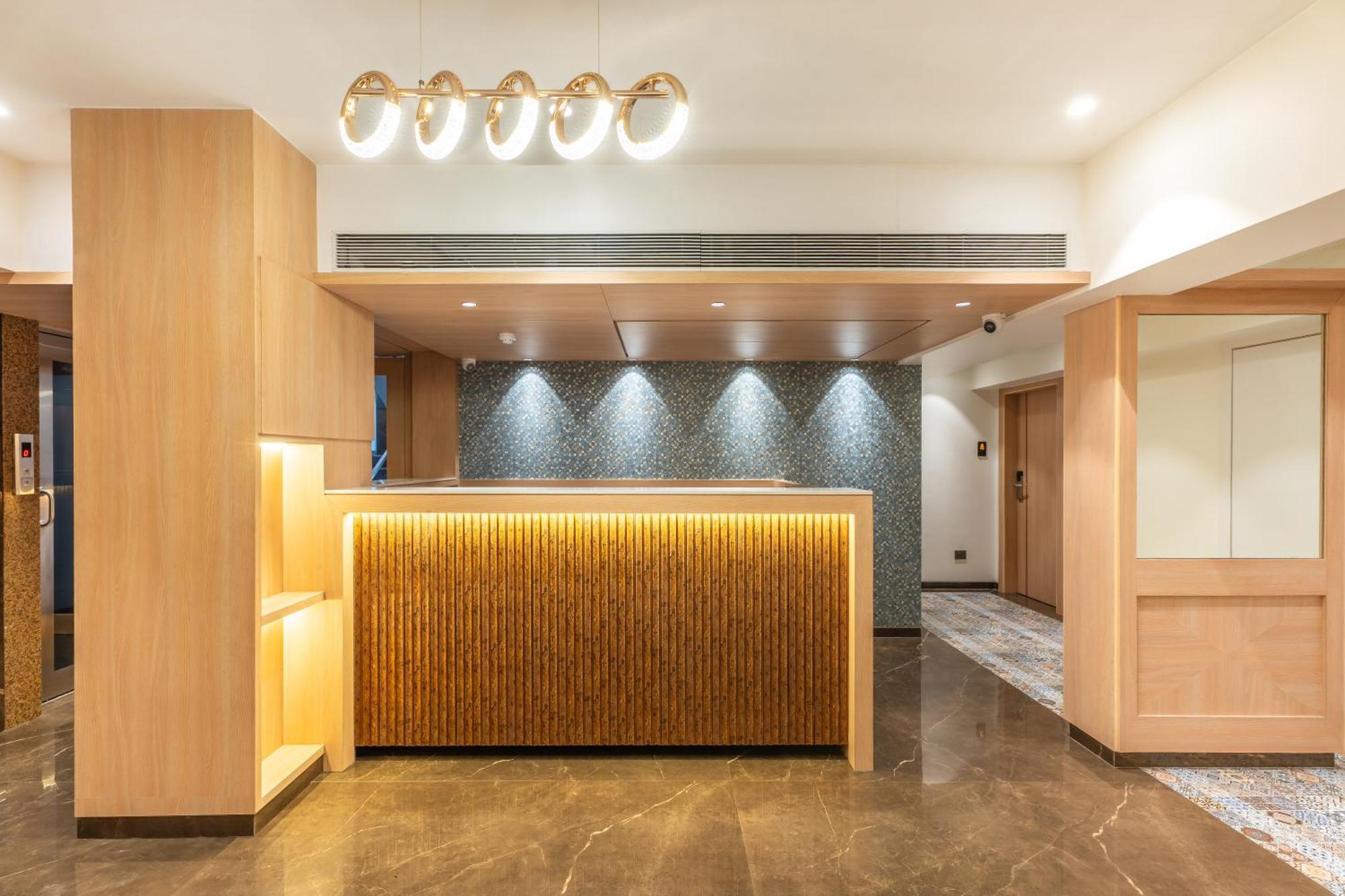 Hotel Supreme Comforts - Mumbai Airport, Mumbai